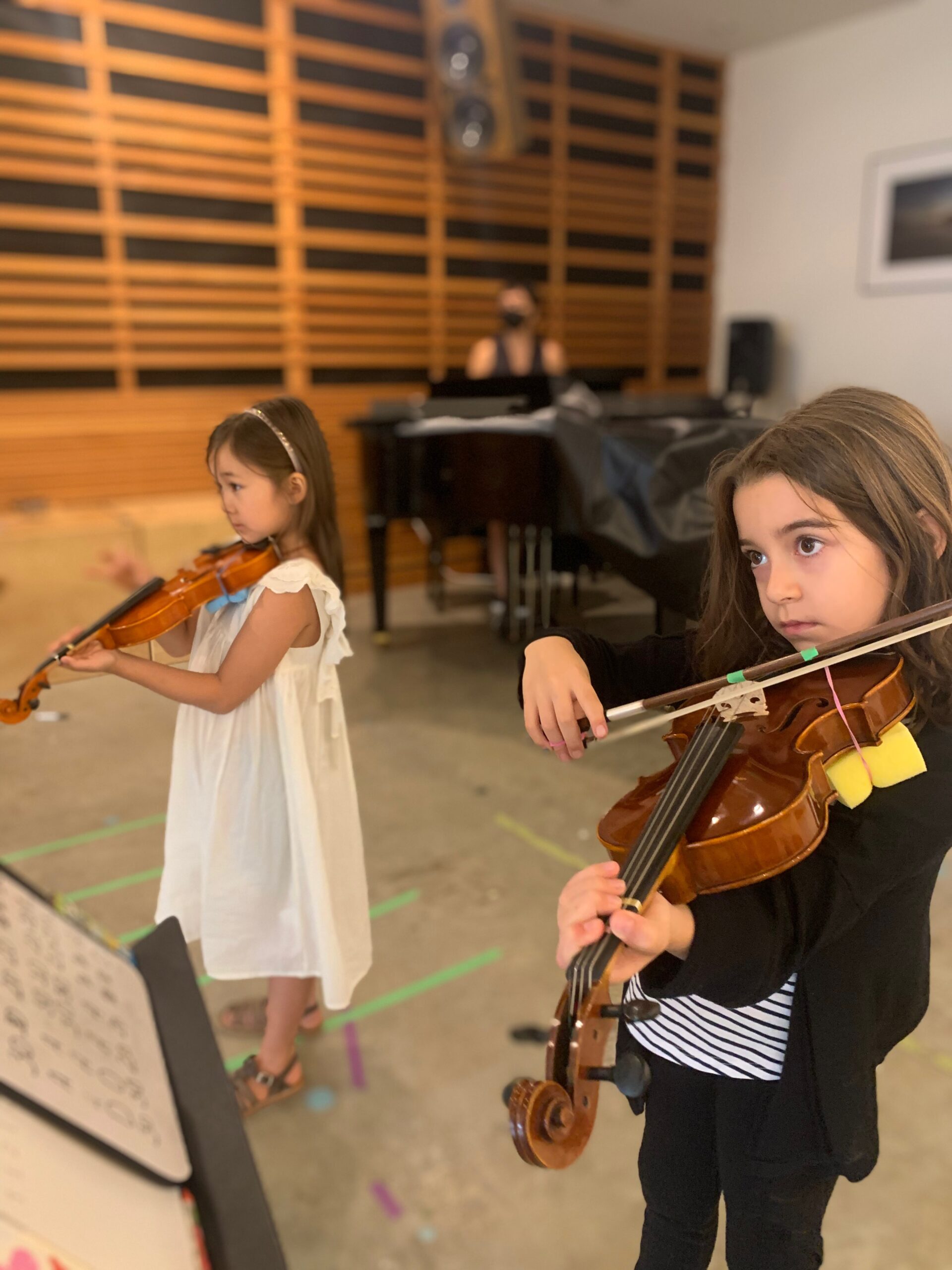https://www.squamishacademyofmusic.com/wp-content/uploads/2022/06/Violin-Camp-1-scaled.jpeg